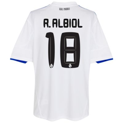 Real-Madrid-home-shirt-2010-11-R.-Albiol-18