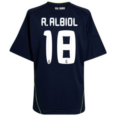 Real-Madrid-away-shirt-2010-11-R.-Albiol-18